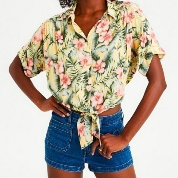 American Eagle Tropical Front Tie Crop Button Up 💕 - Picture 1 of 7